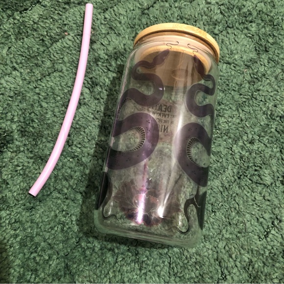 The Serpent and the Wings of Night Drinking Glass Illumicrate - Picture 5 of 7